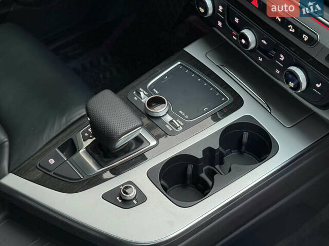 Белый Ауди Ку 7, объемом двигателя 3 л и пробегом 120 тыс. км за 26800 $, фото 28 на Automoto.ua