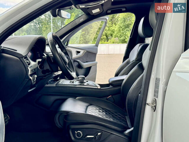 Белый Ауди Ку 7, объемом двигателя 3 л и пробегом 150 тыс. км за 47000 $, фото 44 на Automoto.ua