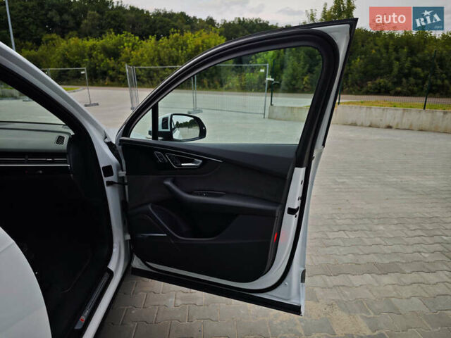 Белый Ауди Ку 7, объемом двигателя 3 л и пробегом 161 тыс. км за 47000 $, фото 72 на Automoto.ua