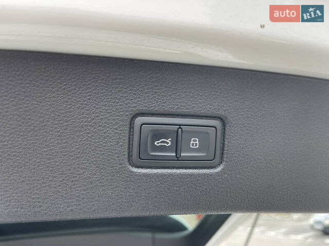 Белый Ауди Ку 7, объемом двигателя 3 л и пробегом 130 тыс. км за 38000 $, фото 7 на Automoto.ua