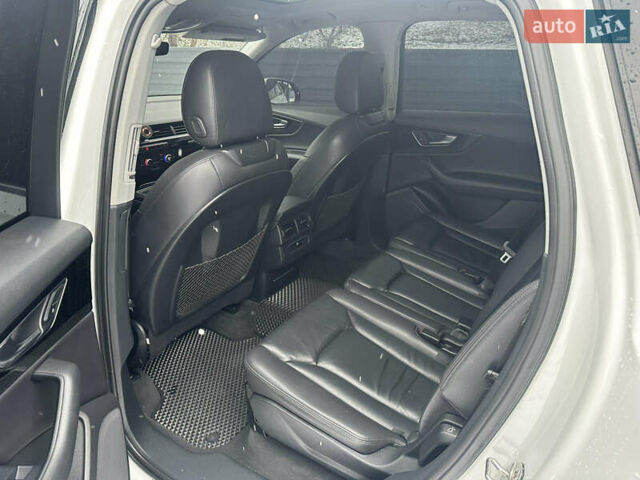 Білий Ауді Ку 7, об'ємом двигуна 2 л та пробігом 134 тис. км за 24500 $, фото 30 на Automoto.ua