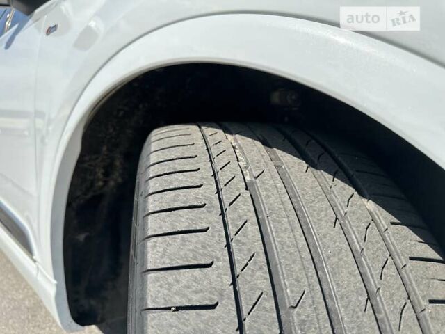 Білий Ауді Ку 7, об'ємом двигуна 2.97 л та пробігом 202 тис. км за 46900 $, фото 24 на Automoto.ua