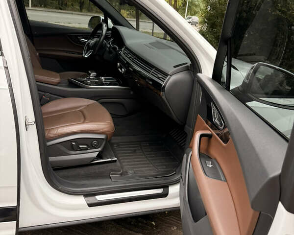Ауди Ку 7 2016 в Одессе на Automoto.ua Белый Ауди Ку 7, объемом двигателя 3 л и пробегом 229 тыс. км за 35000 $, фото 12 на Automoto.ua