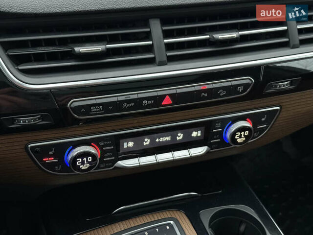 Белый Ауди Ку 7, объемом двигателя 3 л и пробегом 296 тыс. км за 19700 $, фото 36 на Automoto.ua