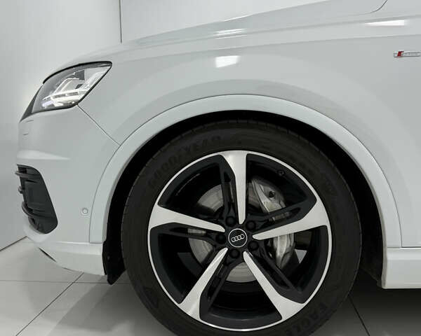 Ауди Ку 7 2016 в Одессе на Automoto.ua Белый Ауди Ку 7, объемом двигателя 3 л и пробегом 280 тыс. км за 34000 $, фото 9 на Automoto.ua
