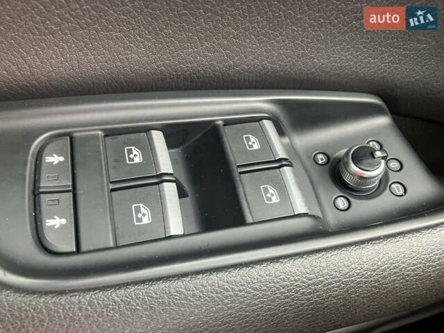 Белый Ауди Ку 7, объемом двигателя 3 л и пробегом 182 тыс. км за 27490 $, фото 39 на Automoto.ua