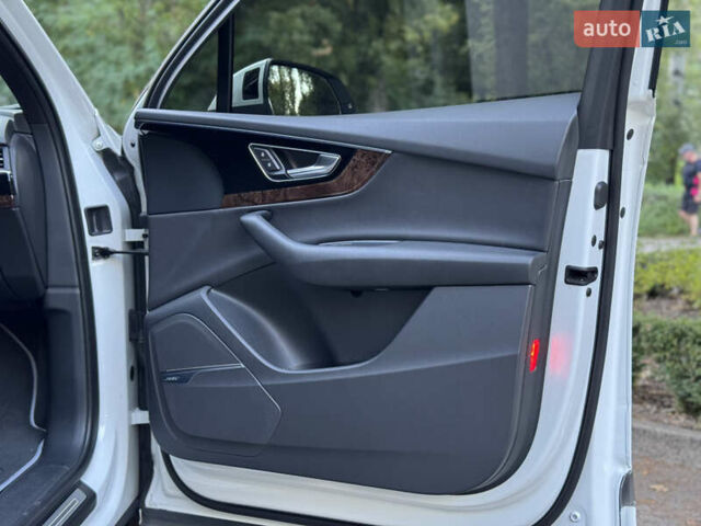 Ауди Ку 7 2016 в Киеве на Automoto.ua Белый Ауди Ку 7, объемом двигателя 3 л и пробегом 231 тыс. км за 29900 $, фото 72 на Automoto.ua