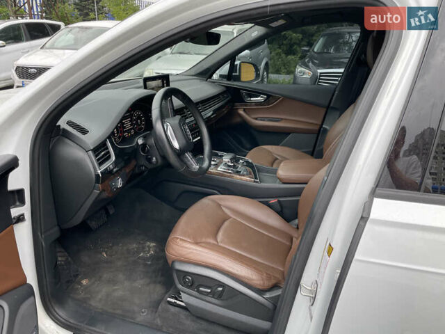 Ауди Ку 7 2016 в Львове на Automoto.ua Белый Ауди Ку 7, объемом двигателя 3 л и пробегом 229 тыс. км за 22000 $, фото 4 на Automoto.ua