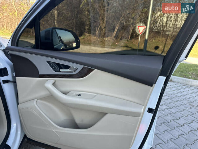 Білий Ауді Ку 7, об'ємом двигуна 2 л та пробігом 169 тис. км за 24999 $, фото 32 на Automoto.ua