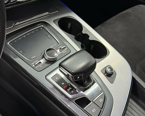 Ауди Ку 7 2016 в Одессе на Automoto.ua Белый Ауди Ку 7, объемом двигателя 3 л и пробегом 280 тыс. км за 34000 $, фото 18 на Automoto.ua