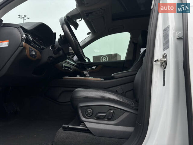 Белый Ауди Ку 7, объемом двигателя 2.97 л и пробегом 141 тыс. км за 43000 $, фото 6 на Automoto.ua