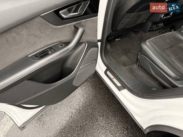 Білий Ауді Ку 7, об'ємом двигуна 2.97 л та пробігом 215 тис. км за 45900 $, фото 19 на Automoto.ua