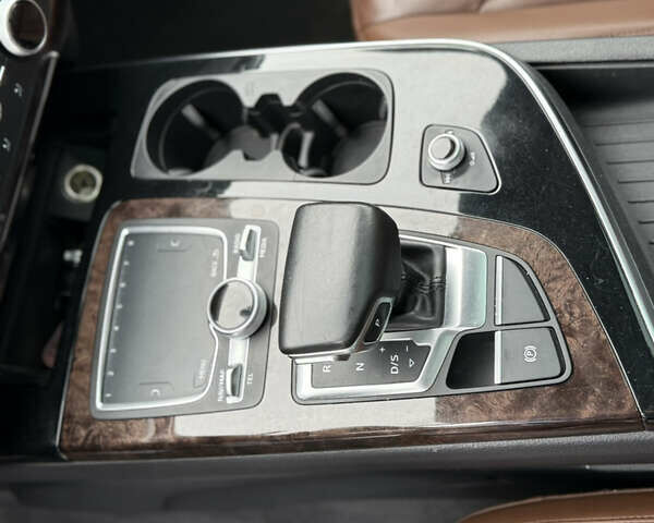 Ауди Ку 7 2016 в Киеве на Automoto.ua Белый Ауди Ку 7, объемом двигателя 3 л и пробегом 253 тыс. км за 21500 $, фото 12 на Automoto.ua
