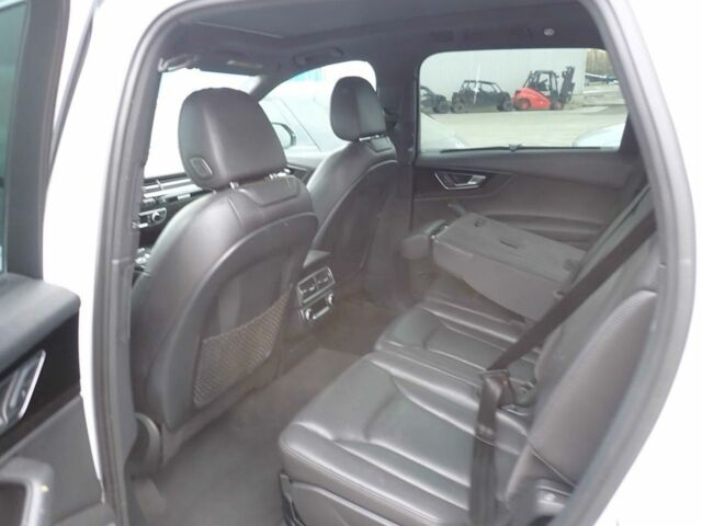 Белый Ауди Ку 7, объемом двигателя 3 л и пробегом 186 тыс. км за 18500 $, фото 4 на Automoto.ua