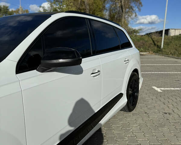 Белый Ауди Ку 7, объемом двигателя 2.97 л и пробегом 208 тыс. км за 48000 $, фото 5 на Automoto.ua