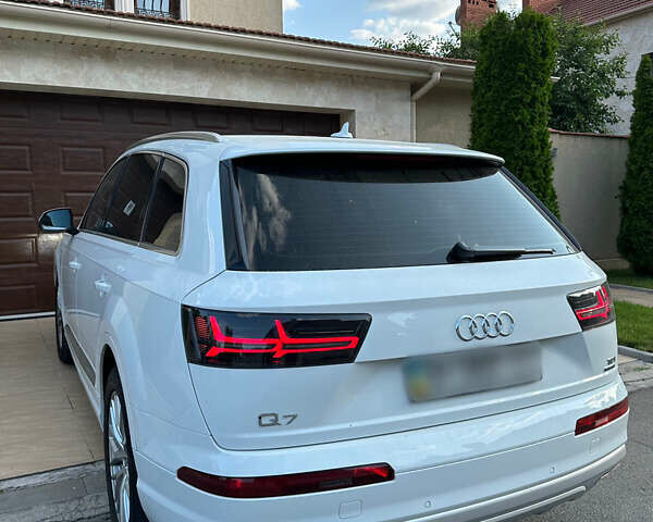 Белый Ауди Ку 7, объемом двигателя 2.97 л и пробегом 63 тыс. км за 43800 $, фото 7 на Automoto.ua