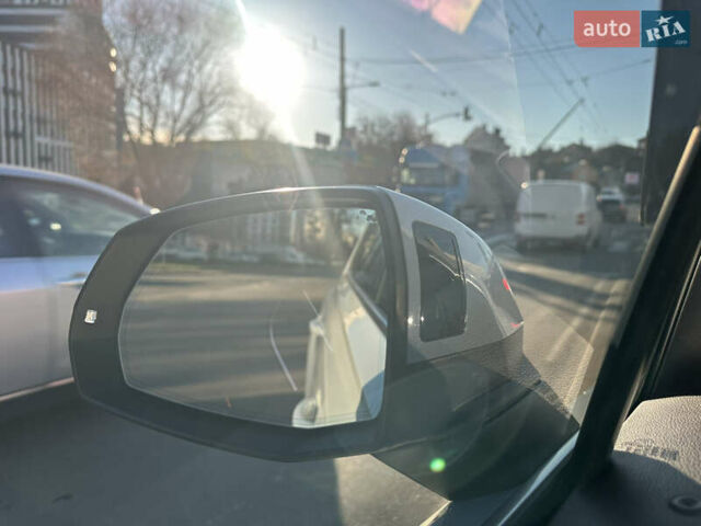 Білий Ауді Ку 7, об'ємом двигуна 2 л та пробігом 169 тис. км за 24999 $, фото 43 на Automoto.ua