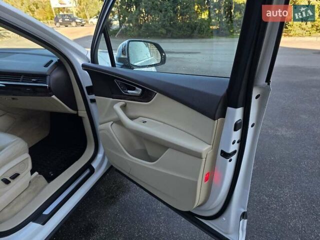 Белый Ауди Ку 7, объемом двигателя 3 л и пробегом 121 тыс. км за 28499 $, фото 49 на Automoto.ua