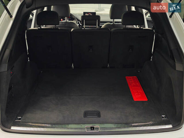 Белый Ауди Ку 7, объемом двигателя 3 л и пробегом 161 тыс. км за 47000 $, фото 58 на Automoto.ua