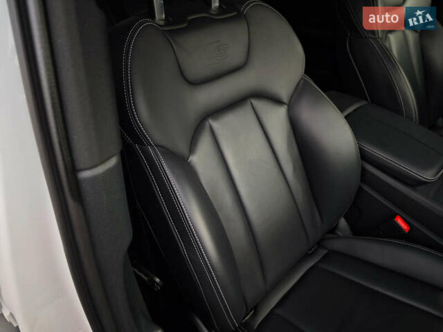 Белый Ауди Ку 7, объемом двигателя 3 л и пробегом 161 тыс. км за 47000 $, фото 77 на Automoto.ua