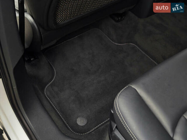 Белый Ауди Ку 7, объемом двигателя 3 л и пробегом 161 тыс. км за 47000 $, фото 48 на Automoto.ua