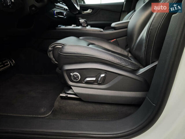 Белый Ауди Ку 7, объемом двигателя 3 л и пробегом 161 тыс. км за 47000 $, фото 33 на Automoto.ua