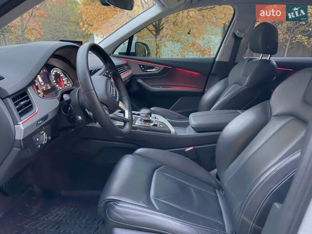 Белый Ауди Ку 7, объемом двигателя 3 л и пробегом 120 тыс. км за 26800 $, фото 16 на Automoto.ua