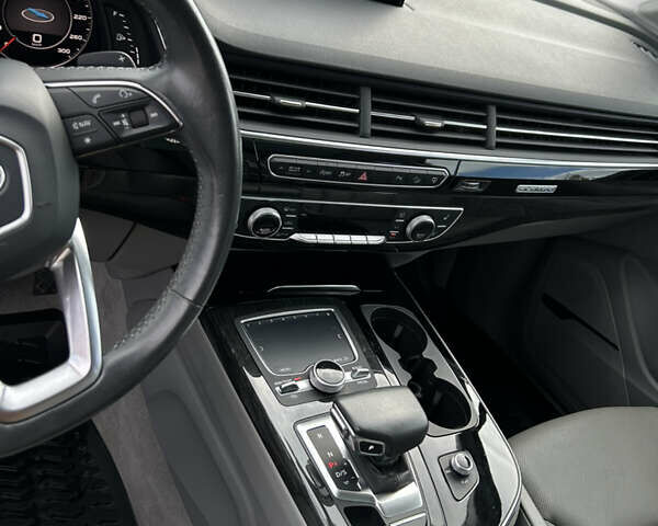 Белый Ауди Ку 7, объемом двигателя 3 л и пробегом 92 тыс. км за 32000 $, фото 23 на Automoto.ua