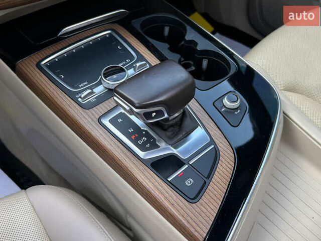 Белый Ауди Ку 7, объемом двигателя 3 л и пробегом 117 тыс. км за 35300 $, фото 23 на Automoto.ua