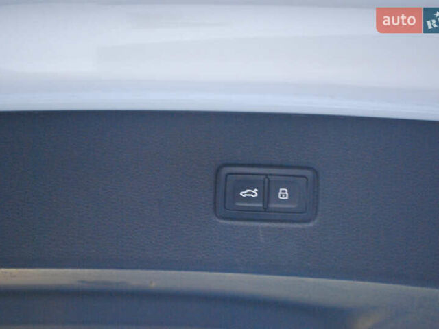 Белый Ауди Ку 7, объемом двигателя 3 л и пробегом 225 тыс. км за 23500 $, фото 21 на Automoto.ua