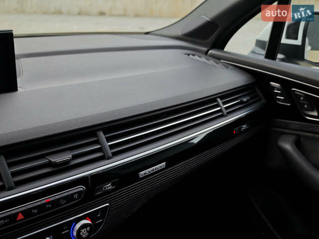 Белый Ауди Ку 7, объемом двигателя 3 л и пробегом 161 тыс. км за 47000 $, фото 44 на Automoto.ua