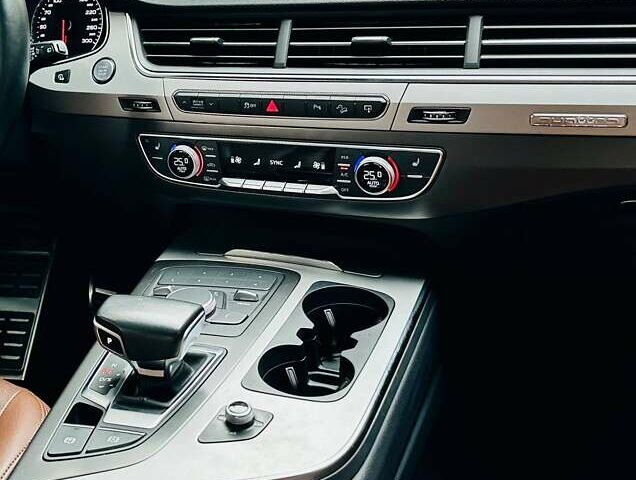 Белый Ауди Ку 7, объемом двигателя 2.97 л и пробегом 160 тыс. км за 34200 $, фото 13 на Automoto.ua