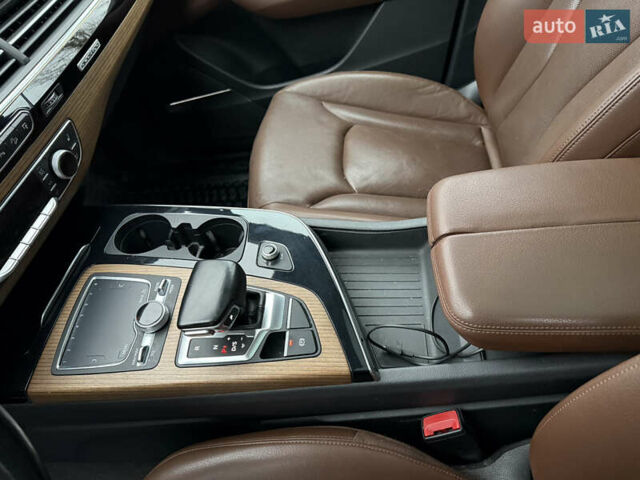 Белый Ауди Ку 7, объемом двигателя 3 л и пробегом 296 тыс. км за 19700 $, фото 21 на Automoto.ua