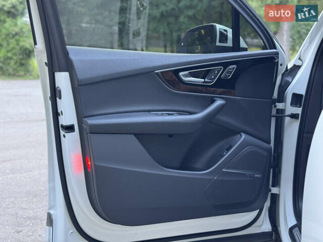 Ауди Ку 7 2016 в Киеве на Automoto.ua Белый Ауди Ку 7, объемом двигателя 3 л и пробегом 231 тыс. км за 29900 $, фото 42 на Automoto.ua