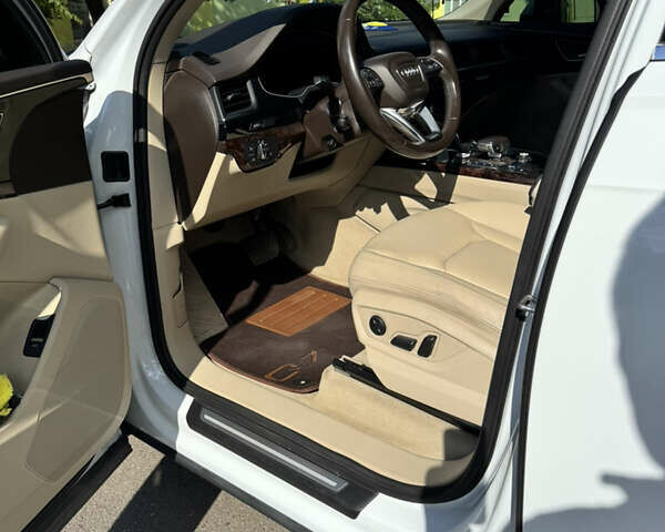 Белый Ауди Ку 7, объемом двигателя 3 л и пробегом 112 тыс. км за 28000 $, фото 13 на Automoto.ua