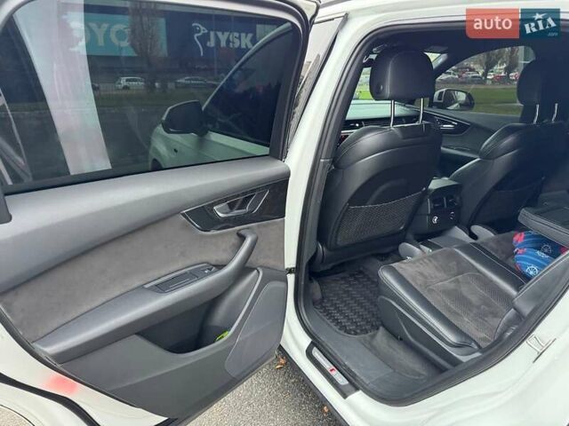 Белый Ауди Ку 7, объемом двигателя 3 л и пробегом 174 тыс. км за 39500 $, фото 66 на Automoto.ua