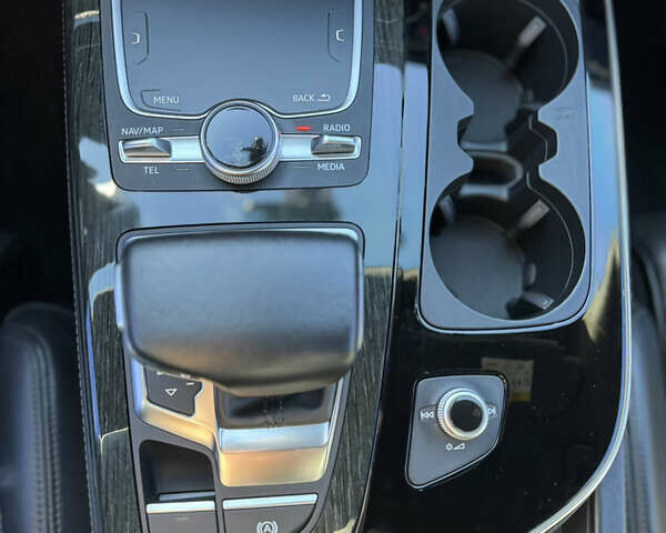 Белый Ауди Ку 7, объемом двигателя 2.97 л и пробегом 208 тыс. км за 48000 $, фото 65 на Automoto.ua