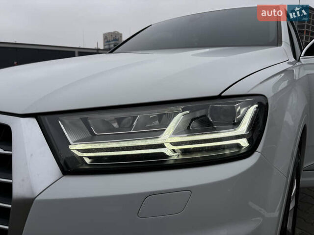 Белый Ауди Ку 7, объемом двигателя 2.97 л и пробегом 141 тыс. км за 43000 $, фото 5 на Automoto.ua