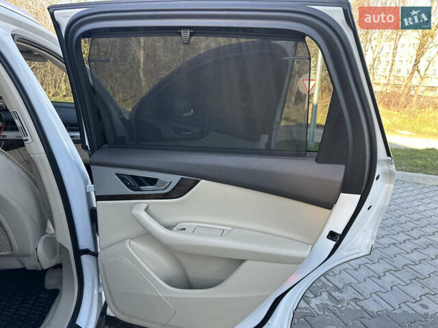 Білий Ауді Ку 7, об'ємом двигуна 2 л та пробігом 169 тис. км за 24999 $, фото 30 на Automoto.ua