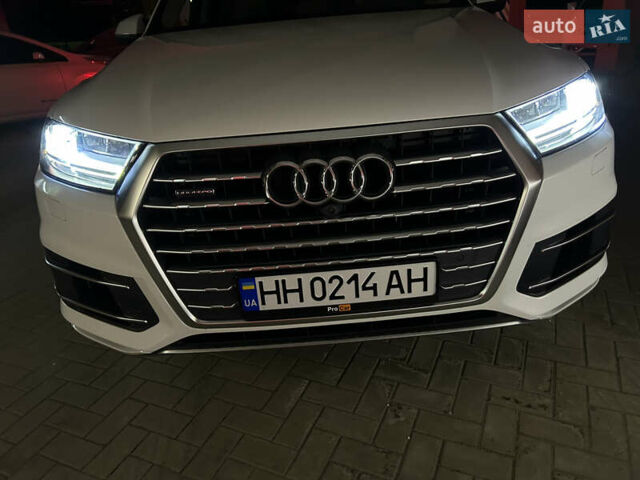 Белый Ауди Ку 7, объемом двигателя 3 л и пробегом 92 тыс. км за 32000 $, фото 57 на Automoto.ua