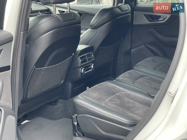 Белый Ауди Ку 7, объемом двигателя 3 л и пробегом 130 тыс. км за 38000 $, фото 6 на Automoto.ua