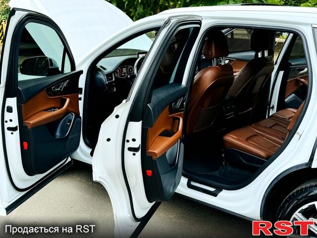 Белый Ауди Ку 7, объемом двигателя 3 л и пробегом 139 тыс. км за 33000 $, фото 3 на Automoto.ua