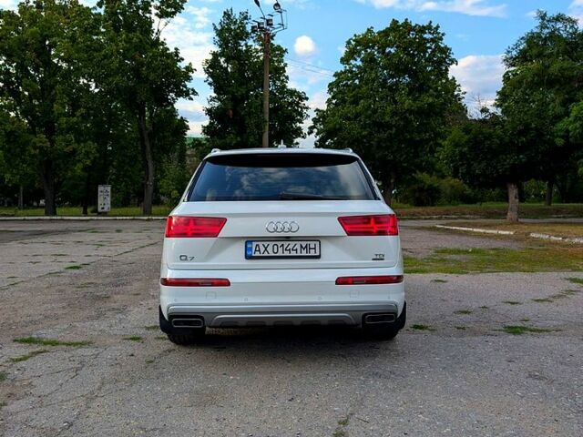 Белый Ауди Ку 7, объемом двигателя 3 л и пробегом 239 тыс. км за 28900 $, фото 2 на Automoto.ua