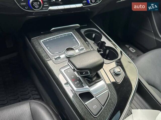 Білий Ауді Ку 7, об'ємом двигуна 3 л та пробігом 117 тис. км за 34500 $, фото 22 на Automoto.ua