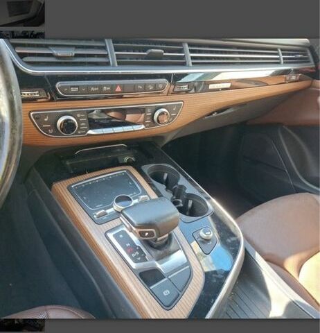 Белый Ауди Ку 7, объемом двигателя 3 л и пробегом 90 тыс. км за 19000 $, фото 5 на Automoto.ua