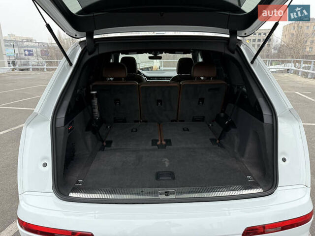 Белый Ауди Ку 7, объемом двигателя 3 л и пробегом 296 тыс. км за 19700 $, фото 12 на Automoto.ua