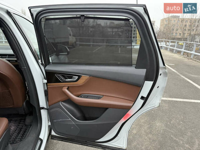 Белый Ауди Ку 7, объемом двигателя 3 л и пробегом 296 тыс. км за 19700 $, фото 17 на Automoto.ua