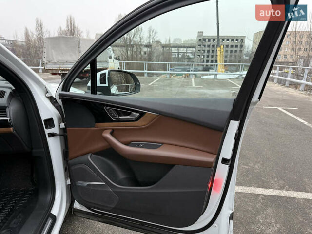 Белый Ауди Ку 7, объемом двигателя 3 л и пробегом 296 тыс. км за 19700 $, фото 16 на Automoto.ua