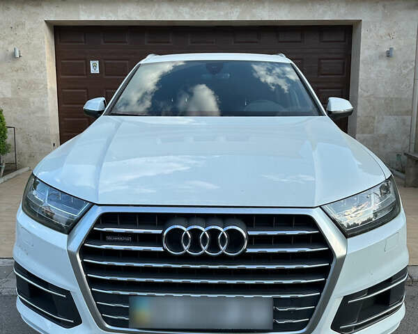 Белый Ауди Ку 7, объемом двигателя 2.97 л и пробегом 63 тыс. км за 43800 $, фото 6 на Automoto.ua