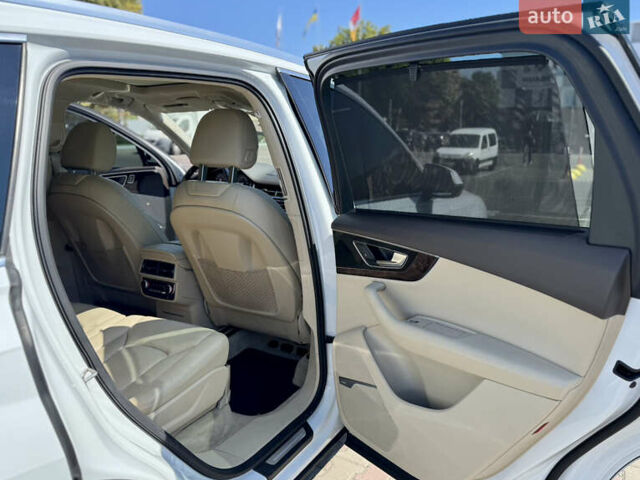 Білий Ауді Ку 7, об'ємом двигуна 3 л та пробігом 165 тис. км за 27000 $, фото 30 на Automoto.ua